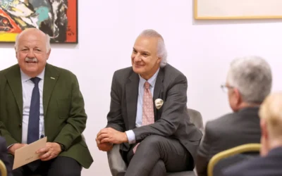 El doctor De la Peña presenta en el Palacio de Congresos su nuevo libro sobre longevidad